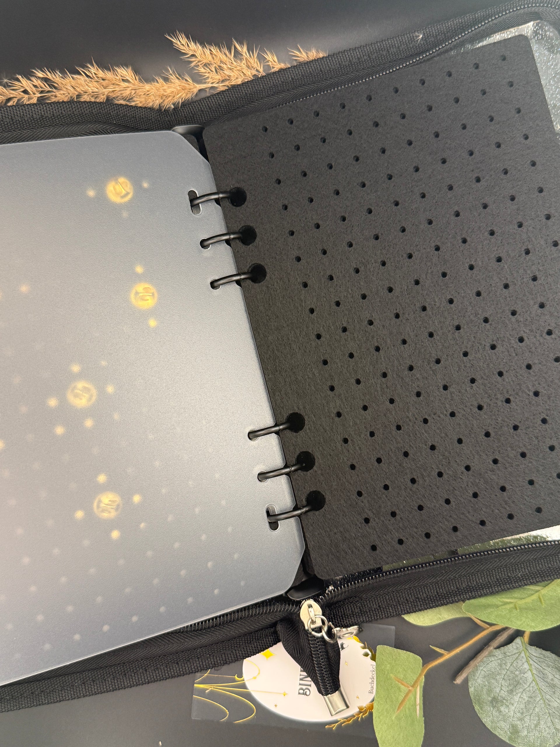 pin sammlung aufbewahren Pin Binder – Buchdeckel