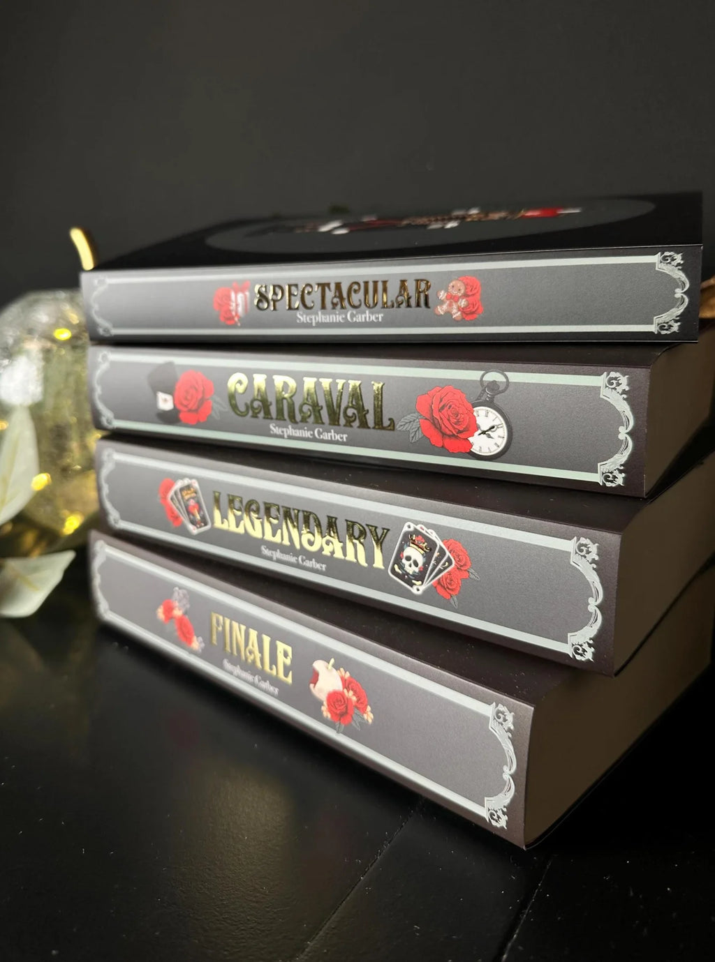 Buchumschläge für die Caraval Reihe