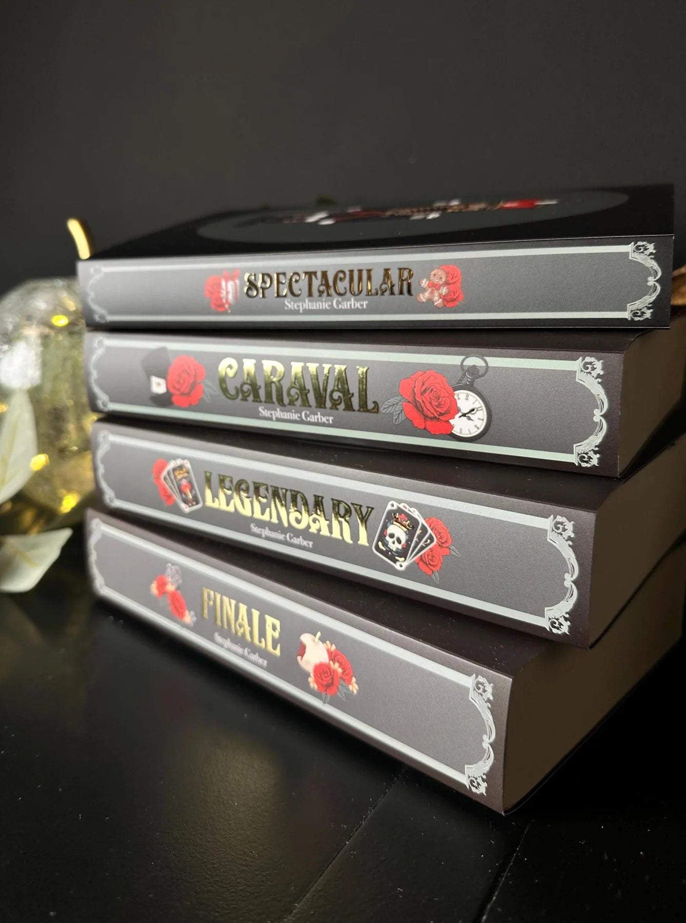 Buchumschläge für die Caraval Reihe